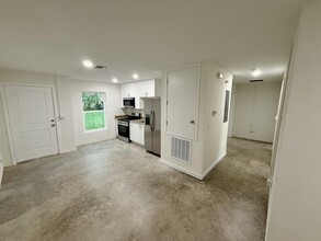 2703 Ave G in Fort Pierce, FL - Foto de edificio - Building Photo