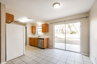 5 Bay Ridge Loop, Unit 13-13301 in Mascotte, FL - Foto de edificio - Building Photo