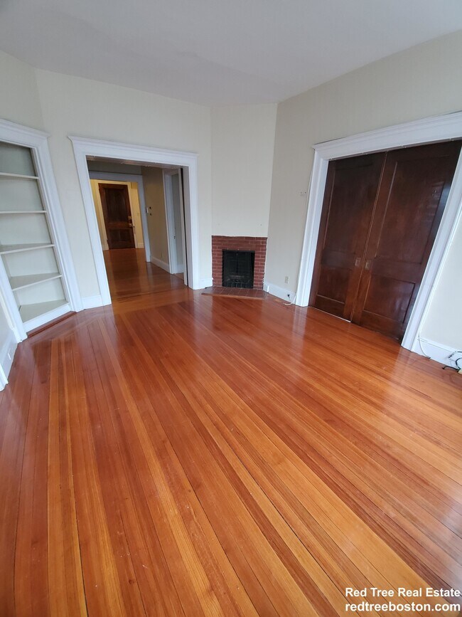 31 Herrick Rd, Unit 1 in Newton, MA - Foto de edificio - Building Photo