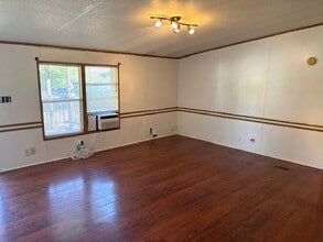 1809 Mobile Rd in Grand Prairie, TX - Building Photo - Building Photo