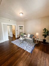 406 Montgomery St, Unit 2 in Johnson City, TN - Building Photo - Building Photo