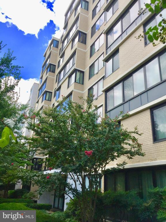 property at 2030 F St NW