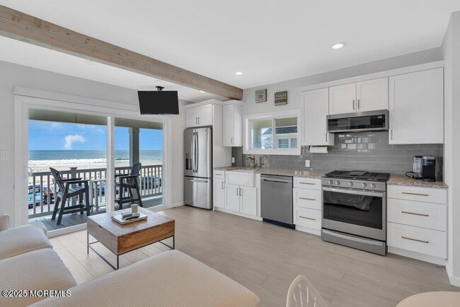903 Ocean Ave N in Belmar, NJ - Foto de edificio - Building Photo