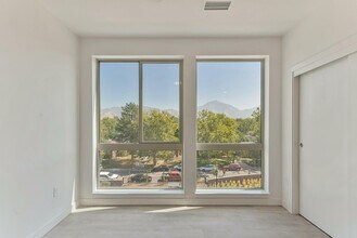 Cottonwood Highland in Millcreek, UT - Foto de edificio - Building Photo