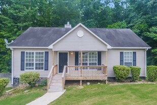 5519 Denny Dr in Atlanta, GA - Building Photo