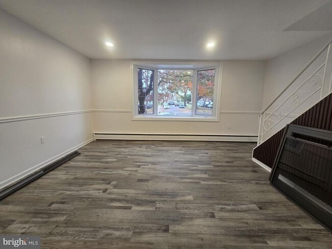 property at 15057 London Rd