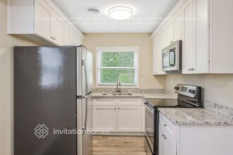 4116 Emerald Lake Dr in Decatur, GA - Foto de edificio - Building Photo