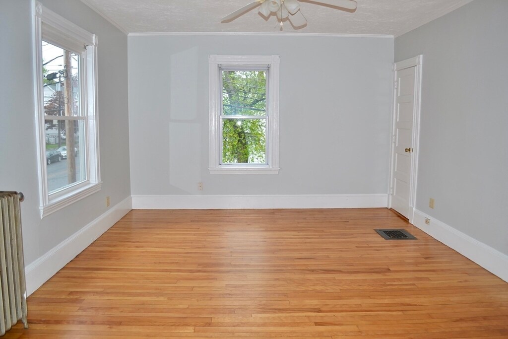 208 Irving St in Framingham, MA - Building Photo