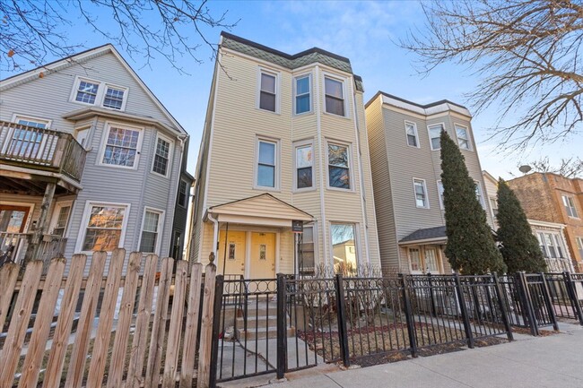 3709 N Troy St in Chicago, IL - Building Photo - Building Photo