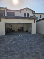4917 Peacock Wy in Dania Beach, FL - Building Photo