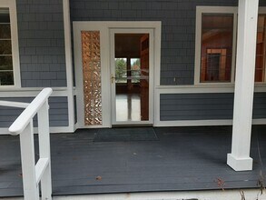 1260 E Old Ranch Rd in Allyn, WA - Building Photo - Building Photo
