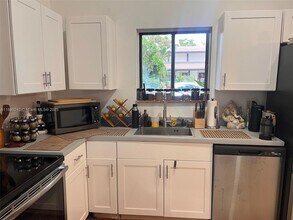 596 NE 199th Terrace in Miami, FL - Building Photo - Building Photo