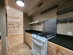 663 Bishops Lodge Rd in Santa Fe, NM - Building Photo - Building Photo