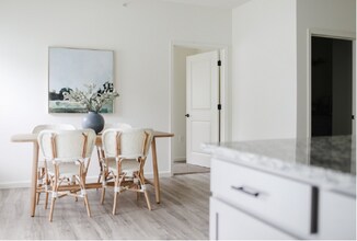 17 S Main St, Unit G in Jacobus, PA - Building Photo - Building Photo