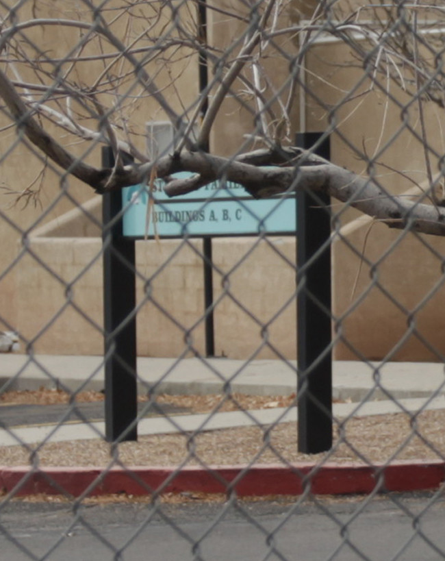 UNM Student Family Housing in Albuquerque, NM - Building Photo - Building Photo