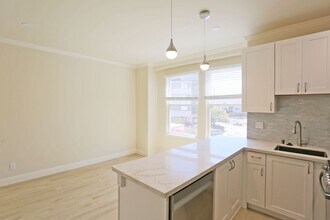 1918 Lakeshore Ave in Oakland, CA - Building Photo - Building Photo