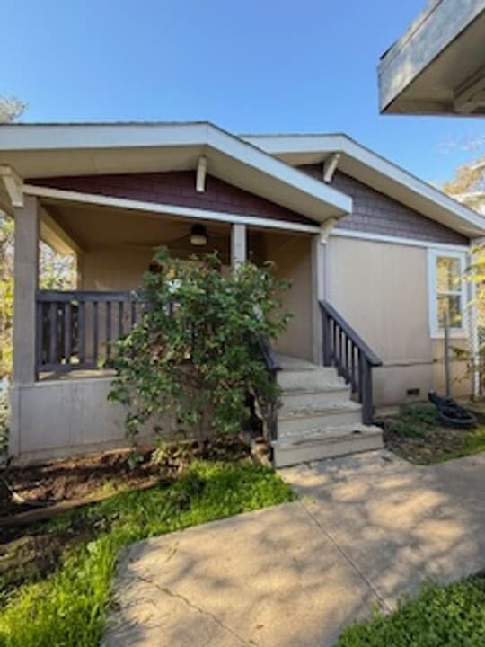 817 Holly Hills Dr in Auburn, CA - Building Photo