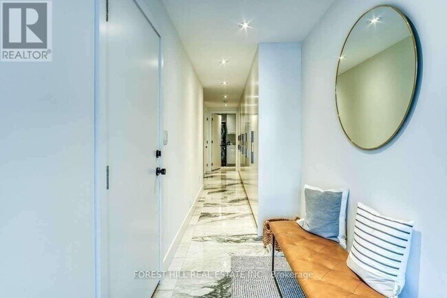 143 Chaplin Crescent in Toronto, ON - Building Photo - Building Photo