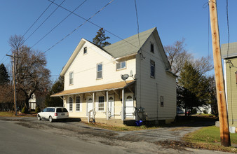 7659 E South St in Clinton, NY - Building Photo - Building Photo