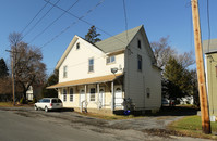 7659 E South St in Clinton, NY - Foto de edificio - Building Photo