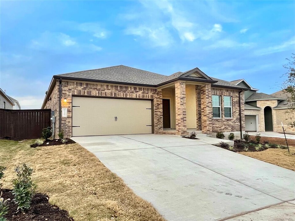 1137 Mallow Rd in Leander, TX - Building Photo