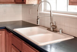 51 Sullivan Dr in Bella Vista, AR - Foto de edificio - Building Photo