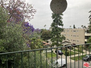 7521 Hampton Ave in West Hollywood, CA - Building Photo - Building Photo