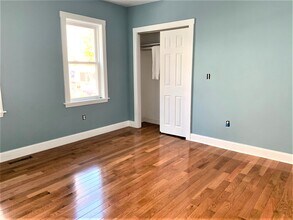 21 Oakland St, Unit 2 in Cambridge, MA - Building Photo - Building Photo