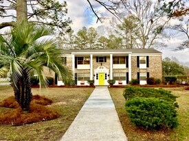 203 Main St, Unit Main Street Property in Hardeeville, SC - Building Photo