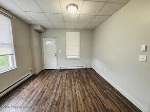 419-419 George St in Throop, PA - Building Photo - Building Photo
