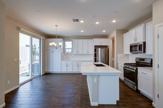 1111 Significant Wy W in Madera, CA - Building Photo - Building Photo