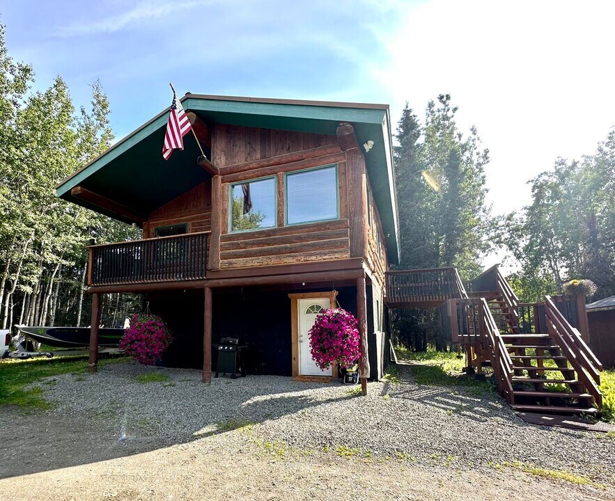 35065 Glacier Ave in Sterling, AK - Building Photo