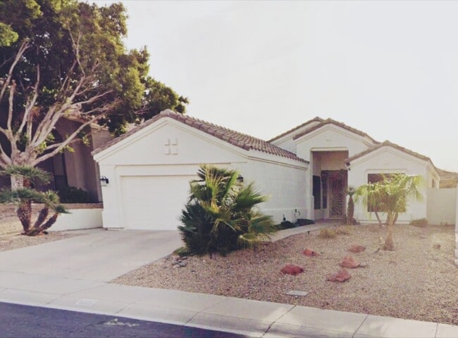 property at 275 E Ashurst Dr