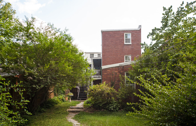 231 E 2nd St in Frederick, MD - Foto de edificio - Building Photo