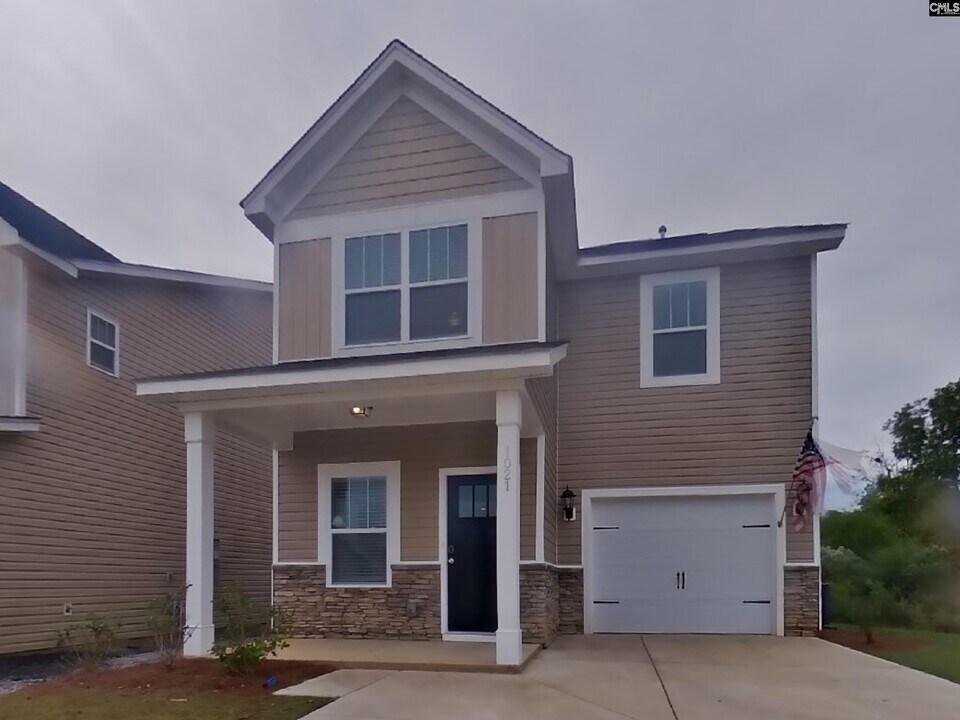 1021 Crescent Moon Lp in Hopkins, SC - Building Photo