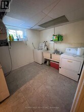 19 Robinglade Dr in Toronto, ON - Building Photo - Building Photo