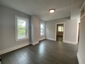 116 Marginal St, Unit 2 in Boston, MA - Foto de edificio - Building Photo