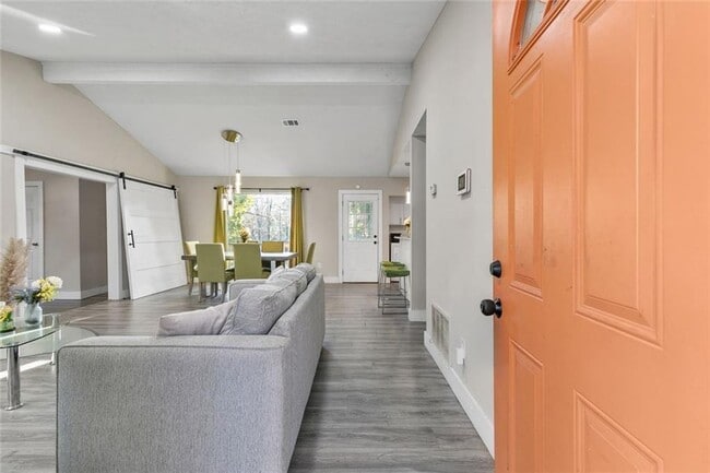 494 Plainville Dr SW in Atlanta, GA - Building Photo - Building Photo