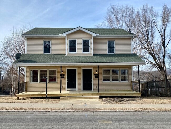 property at 810-812 N 6th St