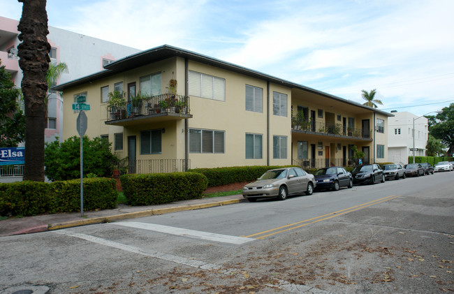 1401 Meridian Ave in Miami Beach, FL - Building Photo - Building Photo