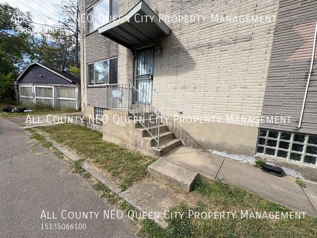 property at 21 Valleyview Dr