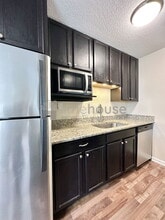 909 Leisure Square in Virginia Beach, VA - Building Photo - Building Photo