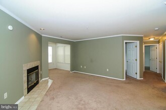 7606 Coachlight Ln in Ellicott City, MD - Building Photo - Building Photo