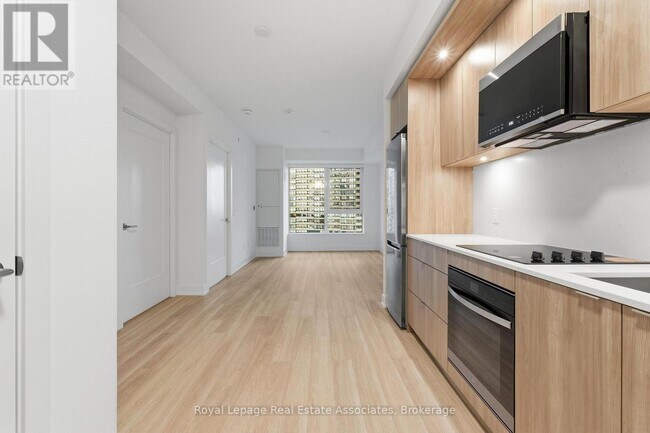 25 Cordova Ave in Toronto, ON - Building Photo - Building Photo