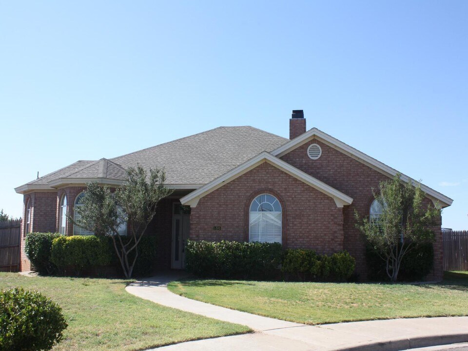5301 69th St in Lubbock, TX - Building Photo