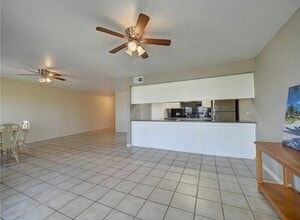 14801 Compass St, Unit #19 Compass in Corpus Christi, TX - Foto de edificio - Building Photo