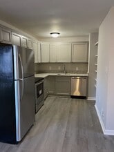 13205 Hampshire Ct in Woodbridge, VA - Building Photo - Building Photo