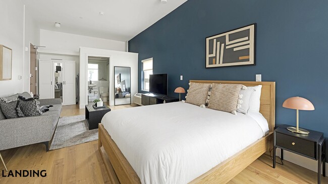 135 Adams St, Unit 211