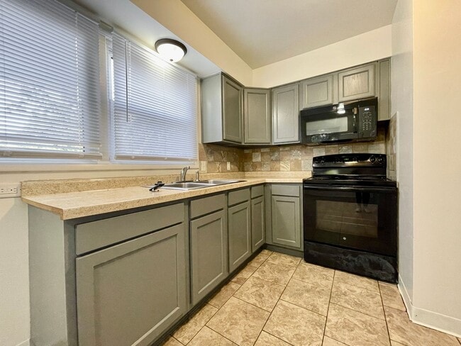 4218-4220 Curwood Ave SE in Grand Rapids, MI - Building Photo - Building Photo