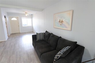 1810 Sunny Dr in Bradenton, FL - Building Photo - Building Photo